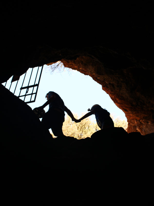 Cueva de Montesinos turismo activo